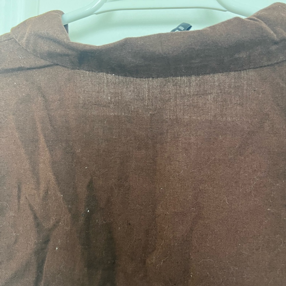 Cropped Linen Button Down - Picture 4 of 6